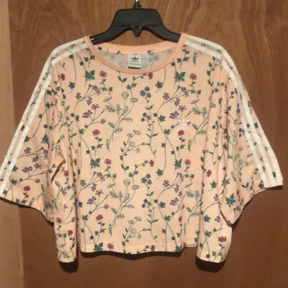 Cropped Adidas Flower shirt - Picture 1 of 2